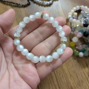 Elegant White Beaded Bracelet